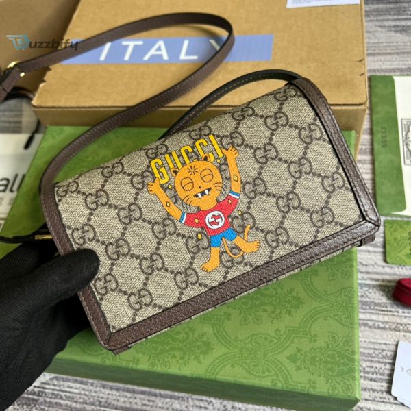 Gucci Mini Kitten Printed Monogrammed Coatedcanvas Messenger Bag Beige And Ebony Gg Supreme Canvas An Ecofriendly Material For Women  7.1In18cm Gg