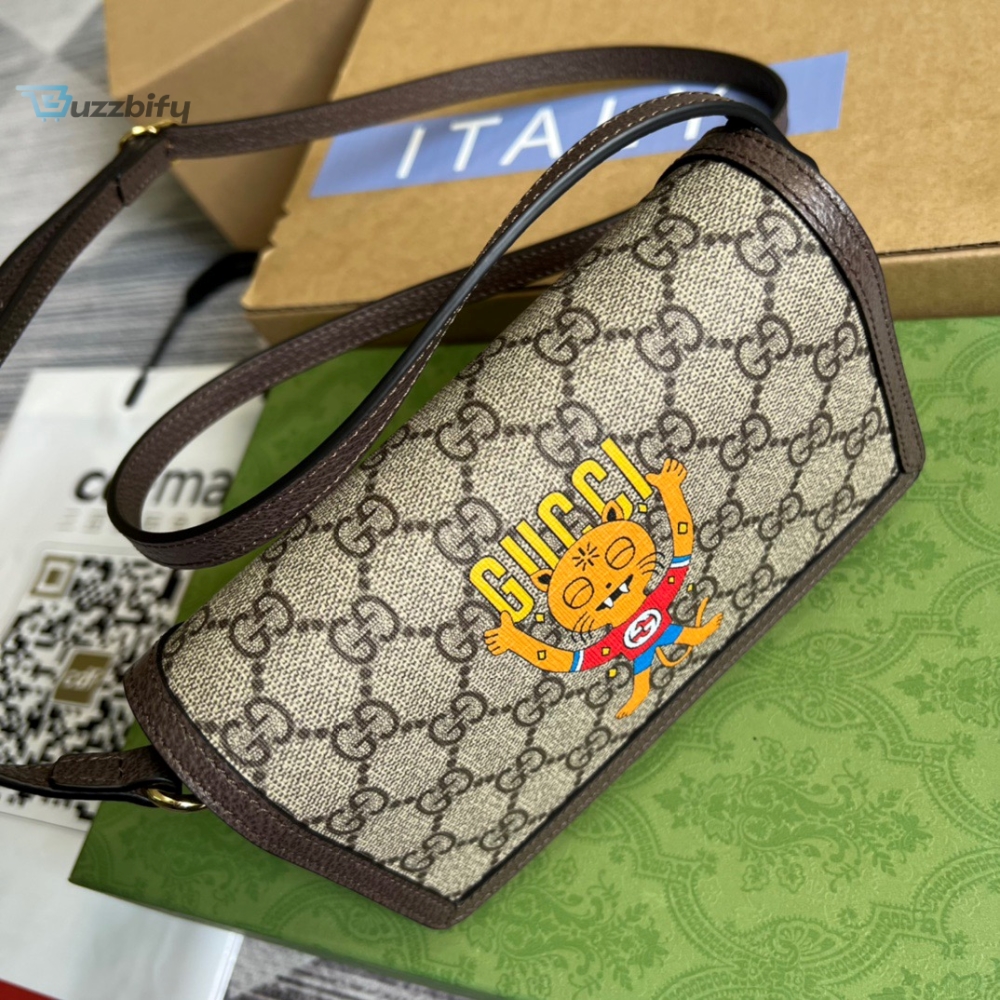 Gucci Mini Kitten Printed Monogrammed Coated-Canvas Messenger Bag Beige And Ebony GG Supreme Canvas, An Eco-Friendly Material For Women  7.1in/18cm GG 
