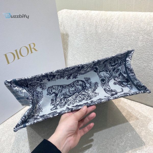 christian dior large dior book tote blue and white cornely embroidery blue for women womens handbags Alexander shoulder bags Alexander 4 3cm cd m 3 386zrgo m9 38 buzzbify 3 3