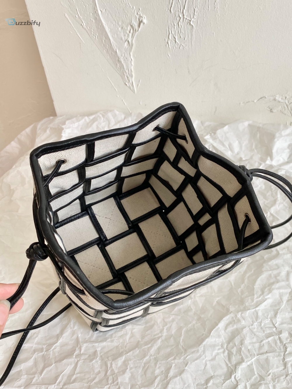 Bottega Veneta Cassette Bucket Bag Beige And Black, For Women, Women’s Bags 5.5in/18cm 714608VMBN39811 
