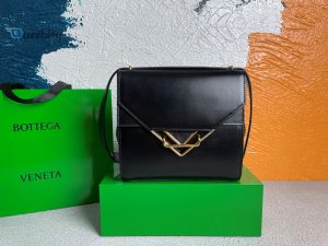 bottega veneta clip bag black for women womens bags 9in23cm buzzbify 1
