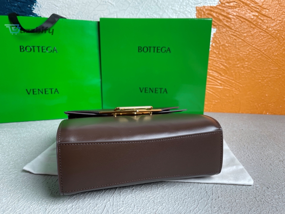 Bottega Veneta Clip Bag Brown, For Women, Women�s Bags 9in/23cm 