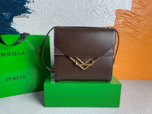 bottega veneta clip bag brown for women womens bags 9in23cm buzzbify 1