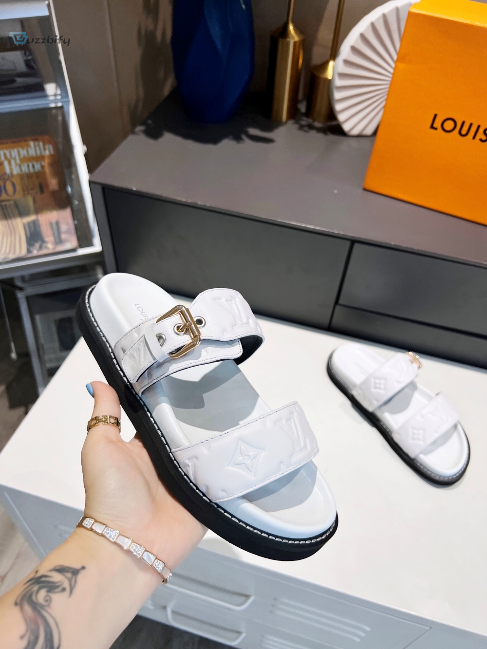 Louis Vuitton Womens Bom Dia Flat Mule White For Women Lv